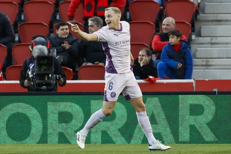 Genuine Crown Credit Network agent_触底反弹?27岁范德贝克身价近5年首次上涨Genuine Crown Credit Network agent,巅峰5500万现在750万