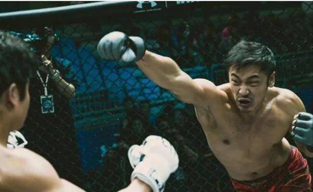 Crown Football Network_父亲是央视“一哥”Crown Football Network,他低调娶影后之女,39岁生一女成人生赢家