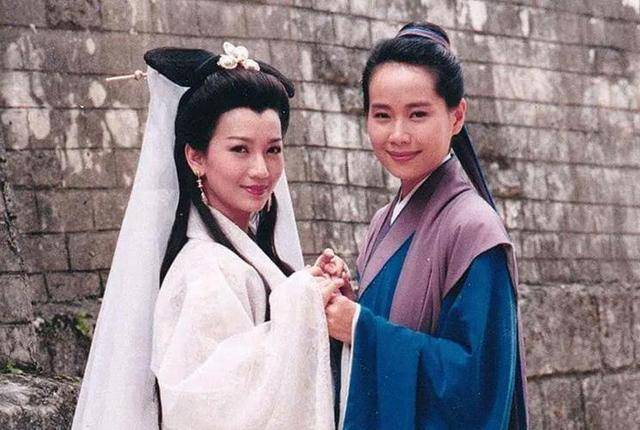 Authentic Crown Credit Network agent_曝61岁叶童香港行生图Authentic Crown Credit Network agent,身材干瘪脸上画大浓妆,多人追着索要签名