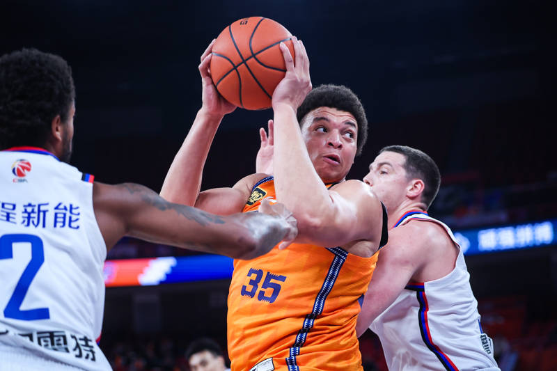 Credit Platform Rental_豪取11连胜Credit Platform Rental,换帅后的上海男篮赢到过年,大鲨鱼北伐的强劲势头无人可挡?