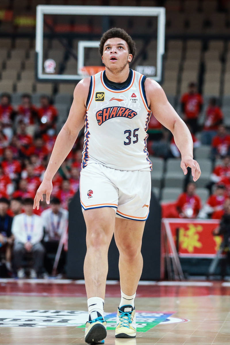 Credit Platform Rental_豪取11连胜Credit Platform Rental,换帅后的上海男篮赢到过年,大鲨鱼北伐的强劲势头无人可挡?