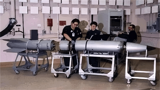 Crown Credit Website_巨大蘑菇云直冲云霄Crown Credit Website,60米宽山体被炸平,叙利亚核辐射量骤增