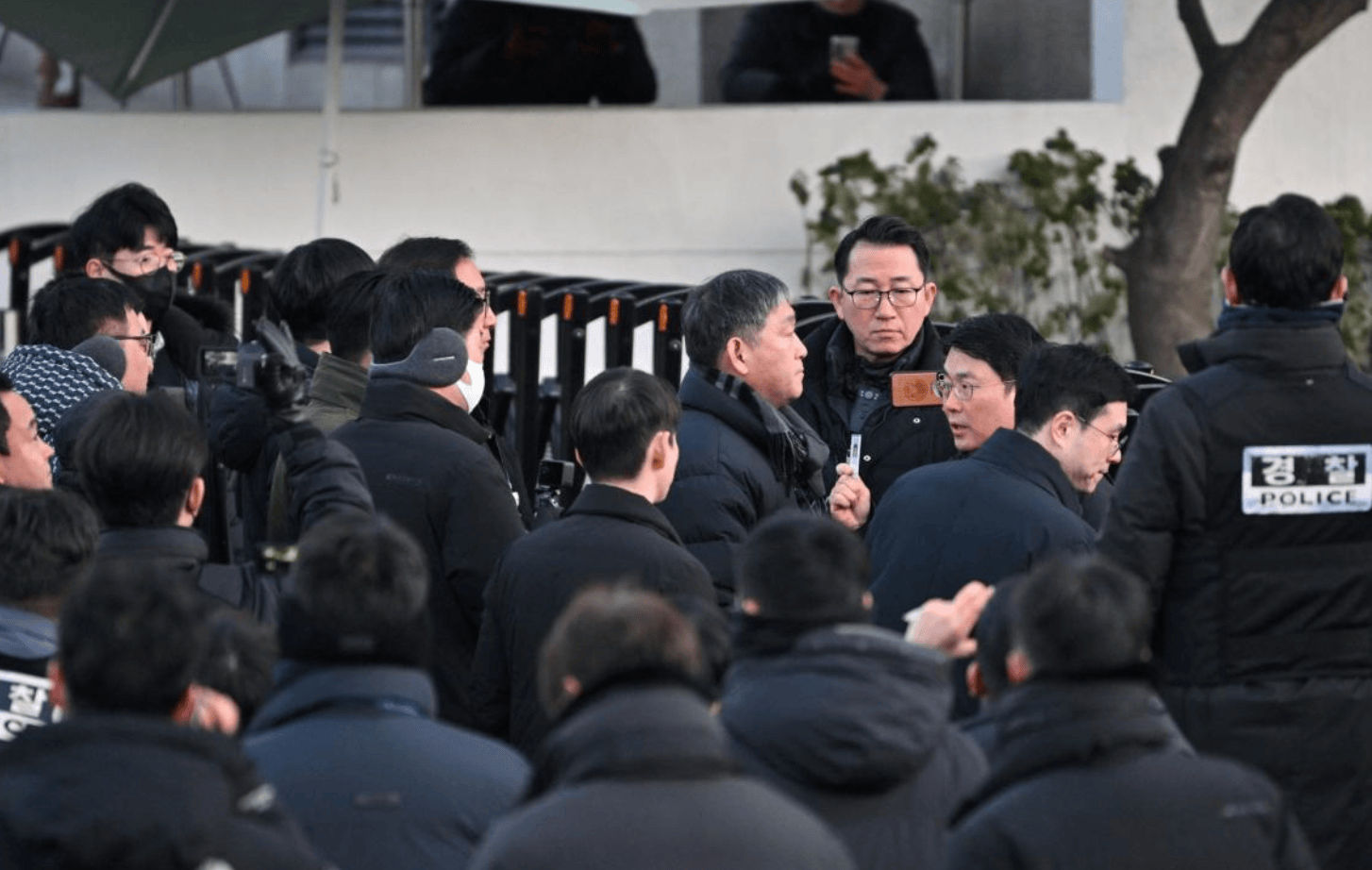 Crown credit network member account opening _韩国公调处暂停执行对尹锡悦逮捕令:总统官邸内疑有军队“应援”Crown credit network member account opening ,若被逮捕会押往哪