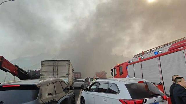 Crown Agent Management Terminal_重庆一隧道发生车辆自燃事故Crown Agent Management Terminal,交警回应:道路已恢复通行