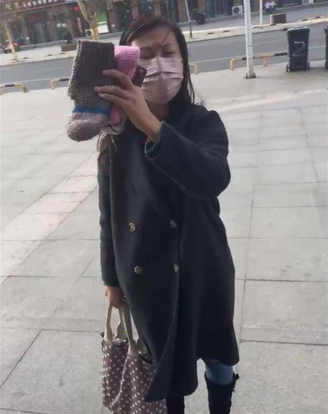 Crown Credit online application_石家庄有女子进粥铺就掰包子Crown Credit online application,不付钱还自称是“工商局的”?多部门回应