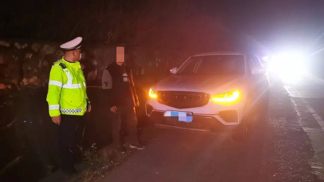 皇冠体育_一家三口在广西高速上逆行12公里皇冠体育,近百辆车“懵”了