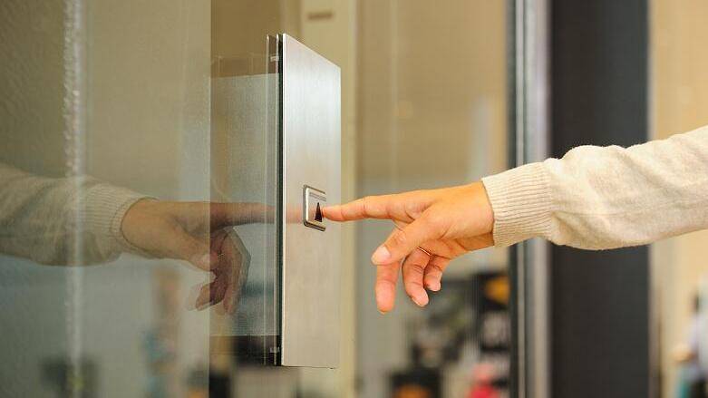 皇冠信用网在线申请_内蒙古一地产公司涉嫌在某楼使用未经检验的电梯皇冠信用网在线申请,市监局:罚款3万元