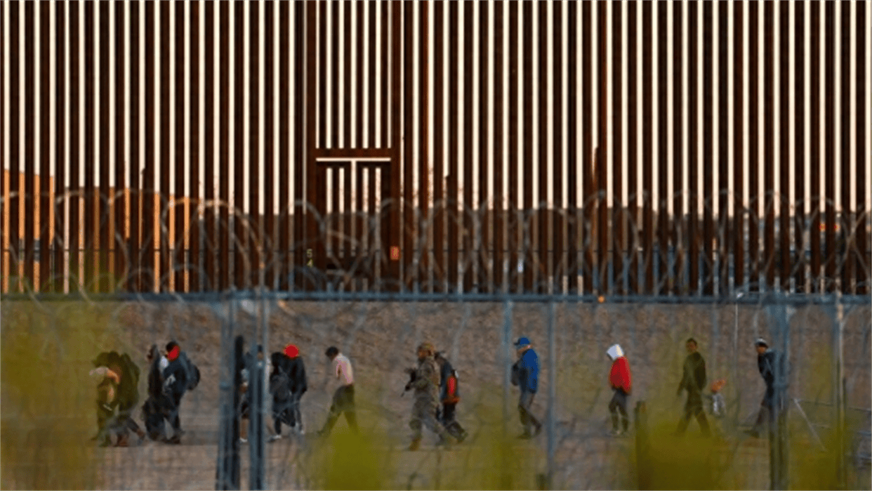 世界杯足球平台代理_特朗普上任第一件事就是出兵世界杯足球平台代理!目标西南