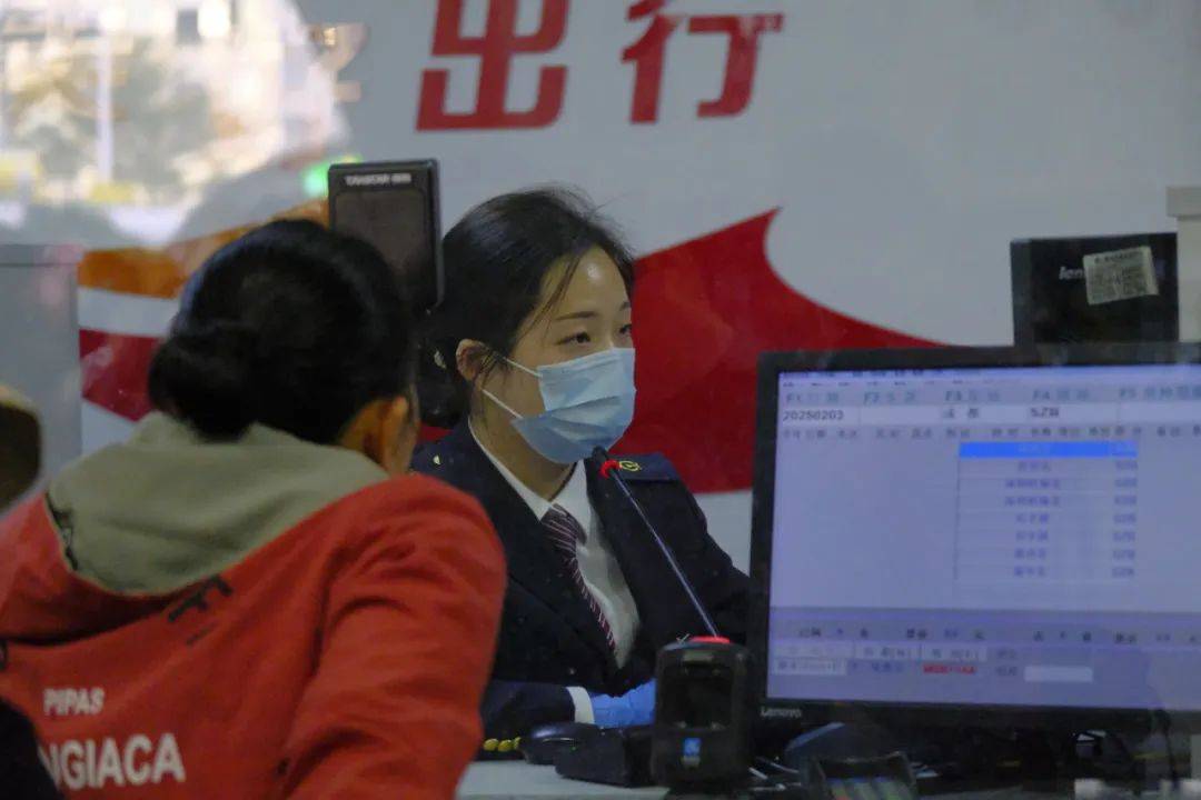 皇冠信用网开户_凌晨被挤爆皇冠信用网开户!深圳高铁站人人人人人!网友:一定要提前到!这些旅客注意