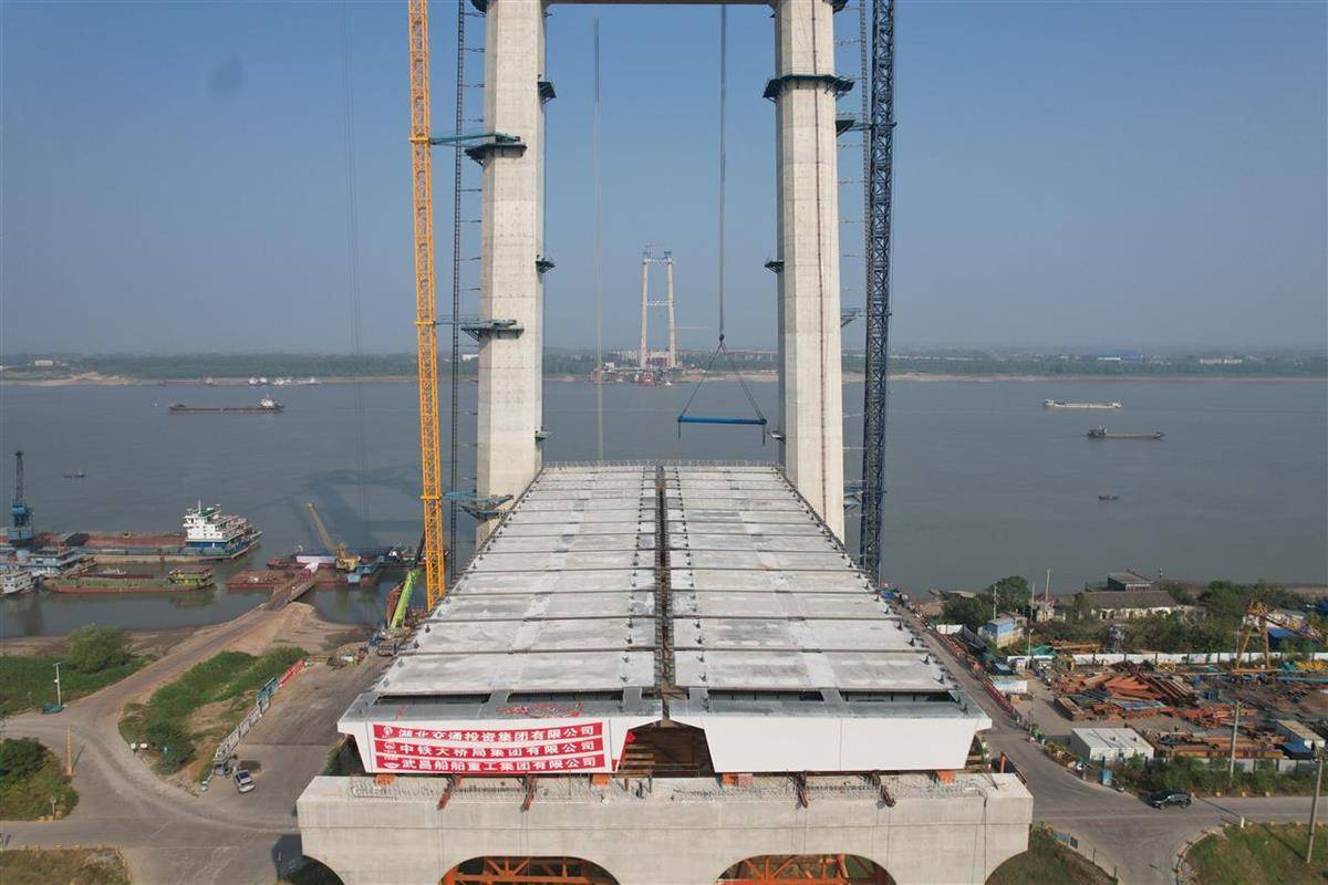 世界杯足球平台代理_新材料每平方米可承重1.4万吨世界杯足球平台代理!武汉第12座长江大桥桥面更轻更强