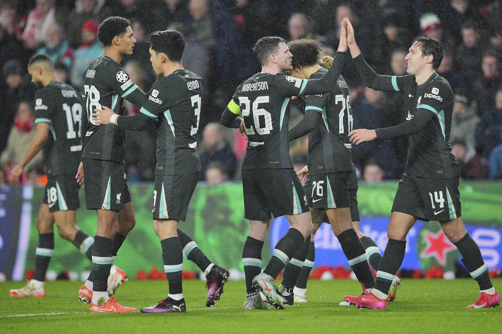 皇冠信用网账号_欧冠常规赛结束皇冠信用网账号,利物浦、巴萨、阿森纳排名前三,曼城进入附加赛