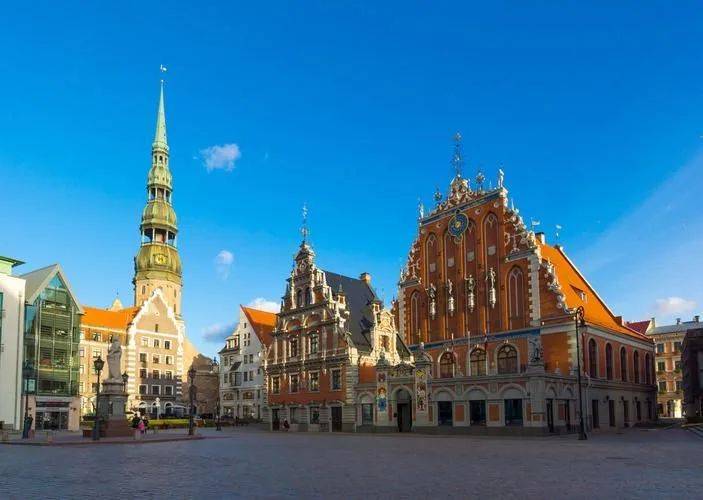 介绍个信用网址多少_第14国下场介绍个信用网址多少,大军直扑俄边境,俄军彻底不忍了,导弹炸死“大鱼”