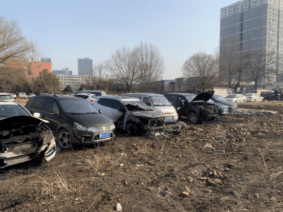 皇冠信用网庄家_河南南阳:孩子玩炮烧6辆车皇冠信用网庄家!已赔款99500元