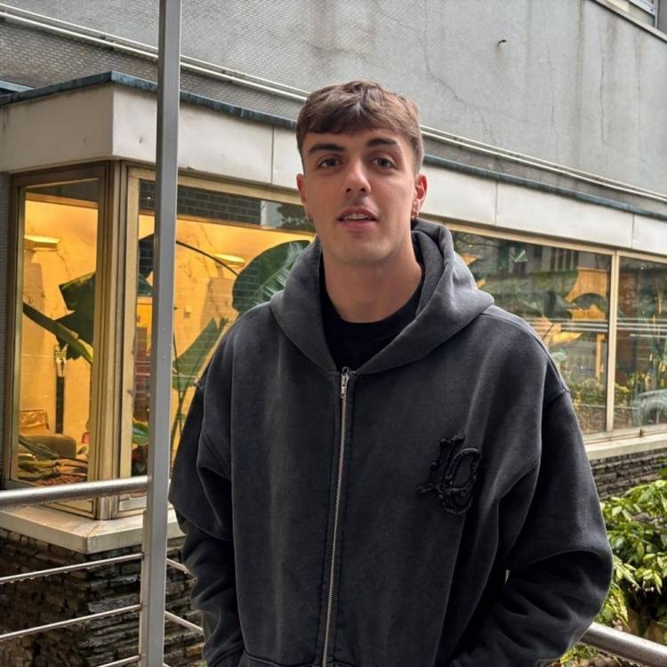 9球体育直播网_新援加盟!小马尔蒂尼抵达米兰城9球体育直播网,正在接受加盟亚特兰大前的体检