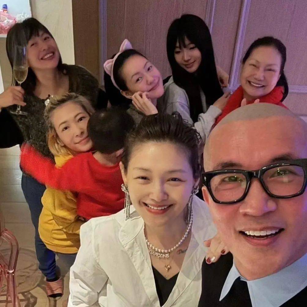 皇冠信用哪里申请_大S妈妈发声:熙媛回台湾时皇冠信用哪里申请,请不要在机场内外追拍、也不要在路上追踪跟随