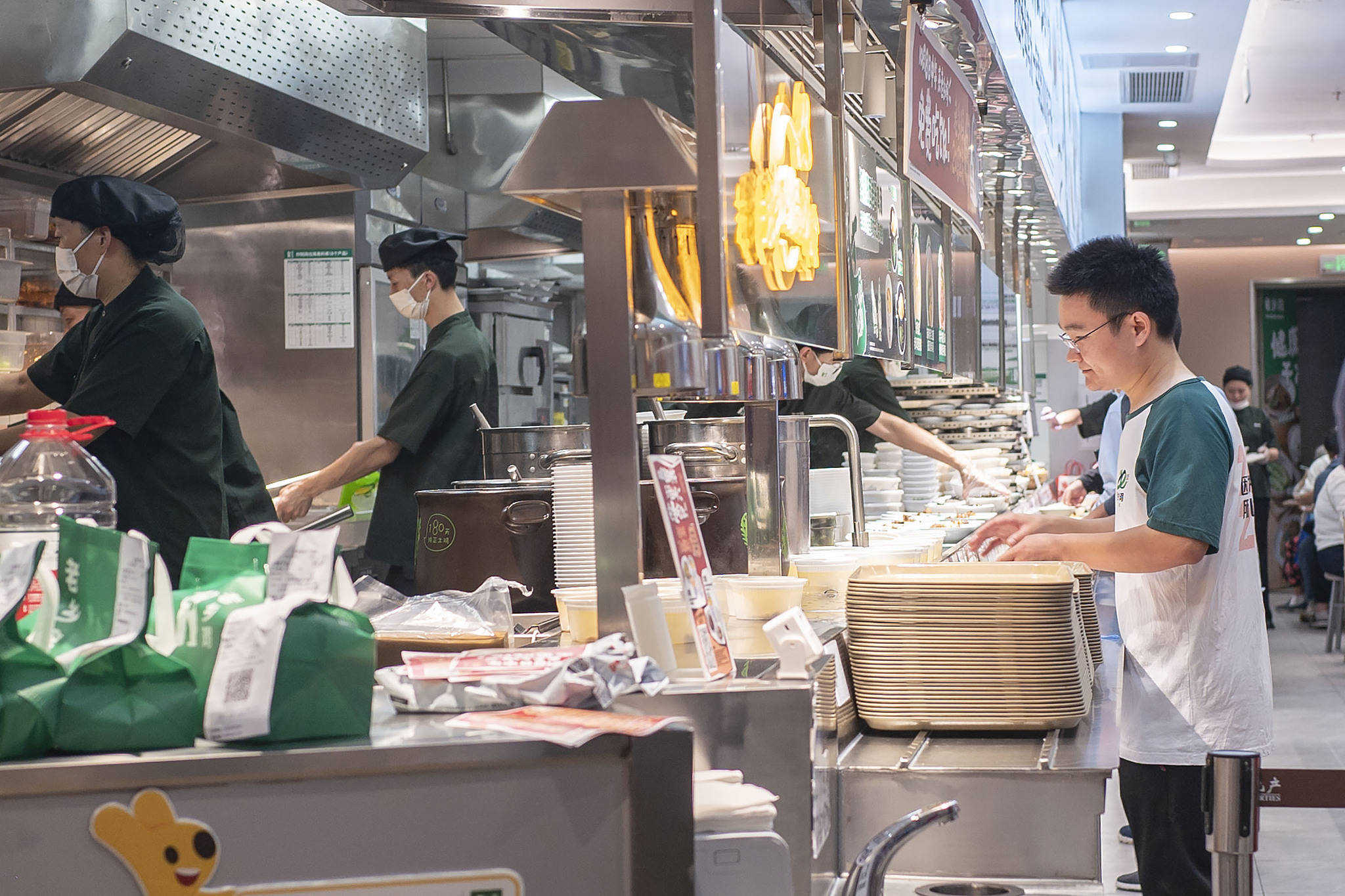 亚洲杯u20在哪举办_年入56亿亚洲杯u20在哪举办,安徽最“土”老板,冲刺“中式快餐第一股”