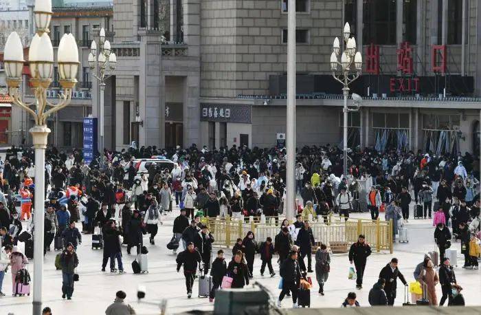 皇冠信用网平台代理_夜间十余万人抵京!今晚皇冠信用网平台代理,北京10条地铁延时运营