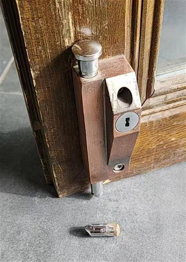 皇冠信用网登123出租_大同官方核查“店铺被撬锁开灯”事件皇冠信用网登123出租,律师:撬锁入室涉嫌违法,且滥用行政权力