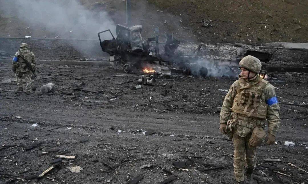 世界杯皇冠平台_态度反转!不到24小时世界杯皇冠平台,特朗普对华两次示好:宁愿不对中国加税 ?