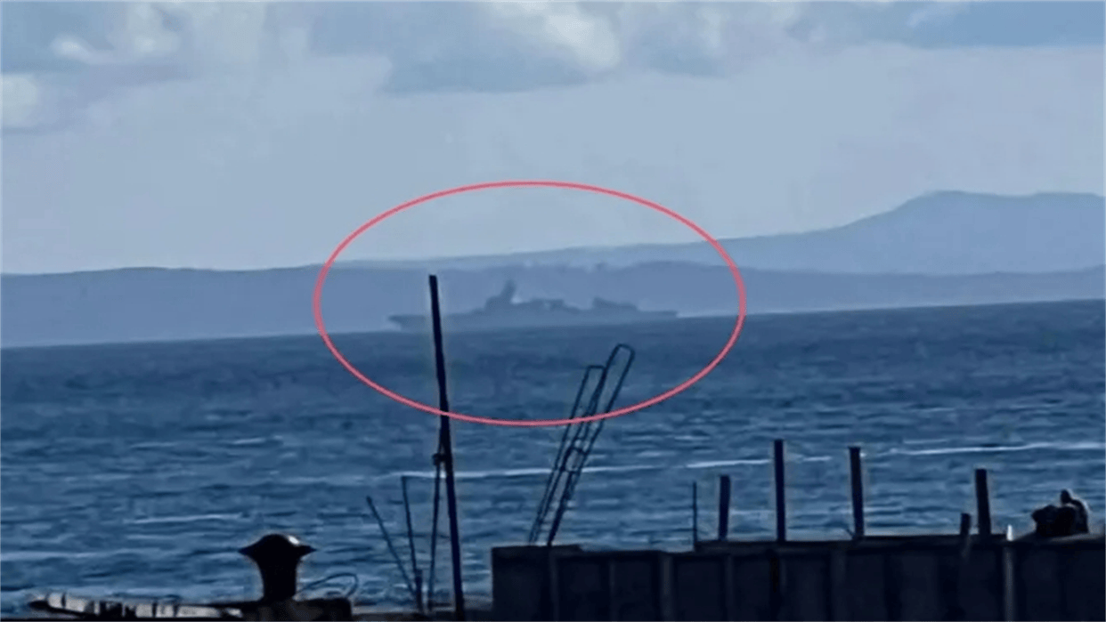 皇冠网足球_B1B战轰堂而皇之飞越黄岩岛皇冠网足球,这一次,解放军声明字少事大