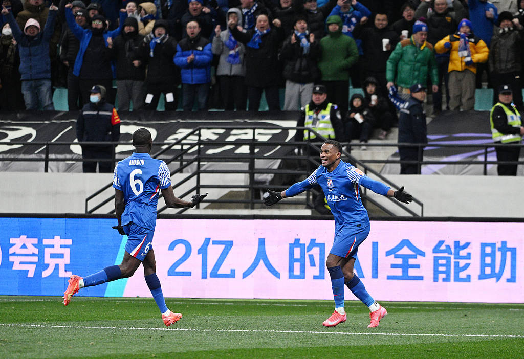 电竞足球_刺激电竞足球!超级杯-于汉超路易斯补时破门 申花3-2逆转海港夺冠