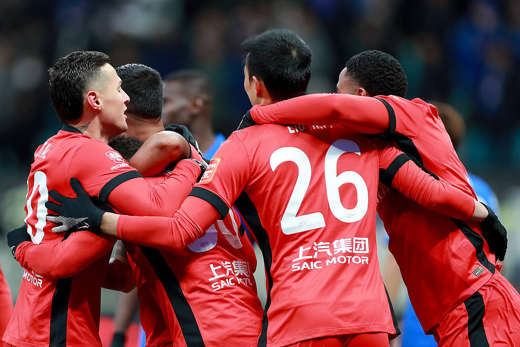 电竞足球_刺激电竞足球!超级杯-于汉超路易斯补时破门 申花3-2逆转海港夺冠