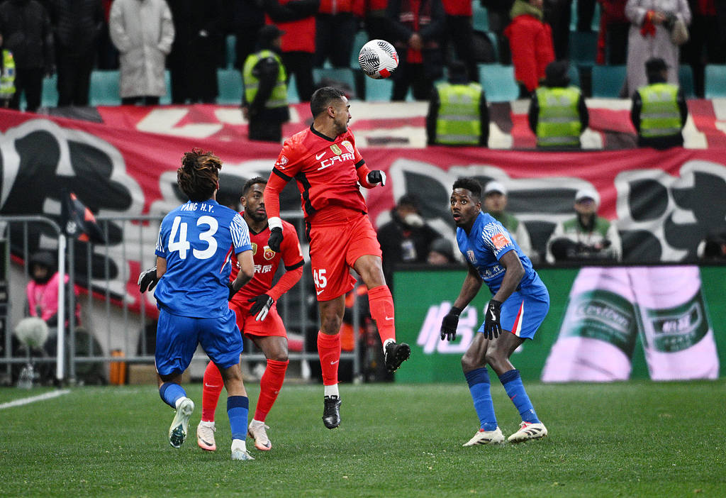 电竞足球_刺激电竞足球!超级杯-于汉超路易斯补时破门 申花3-2逆转海港夺冠
