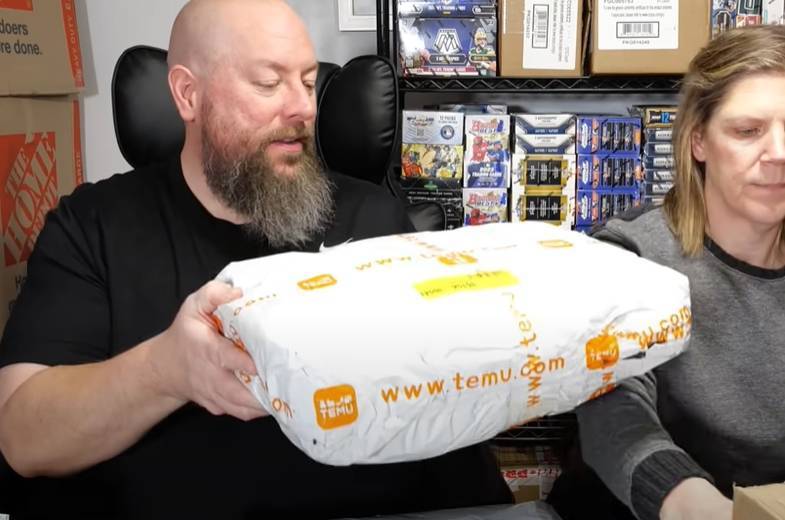 电竞足球10分钟赛事_特朗普修改政令电竞足球10分钟赛事,暂停对来自中国的小包裹征税