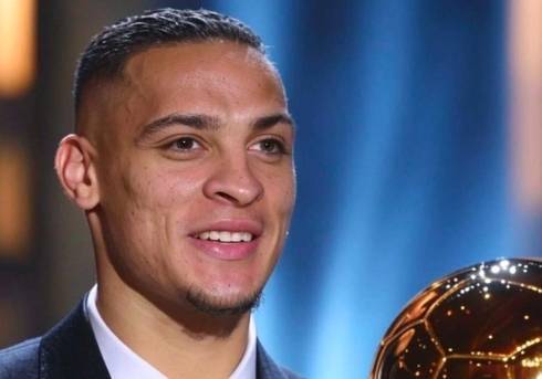 皇冠信用网出租足球_今日趣图:从曼联加盟皇家!颤抖吧西甲皇冠信用网出租足球,圆神安东尼启动了!