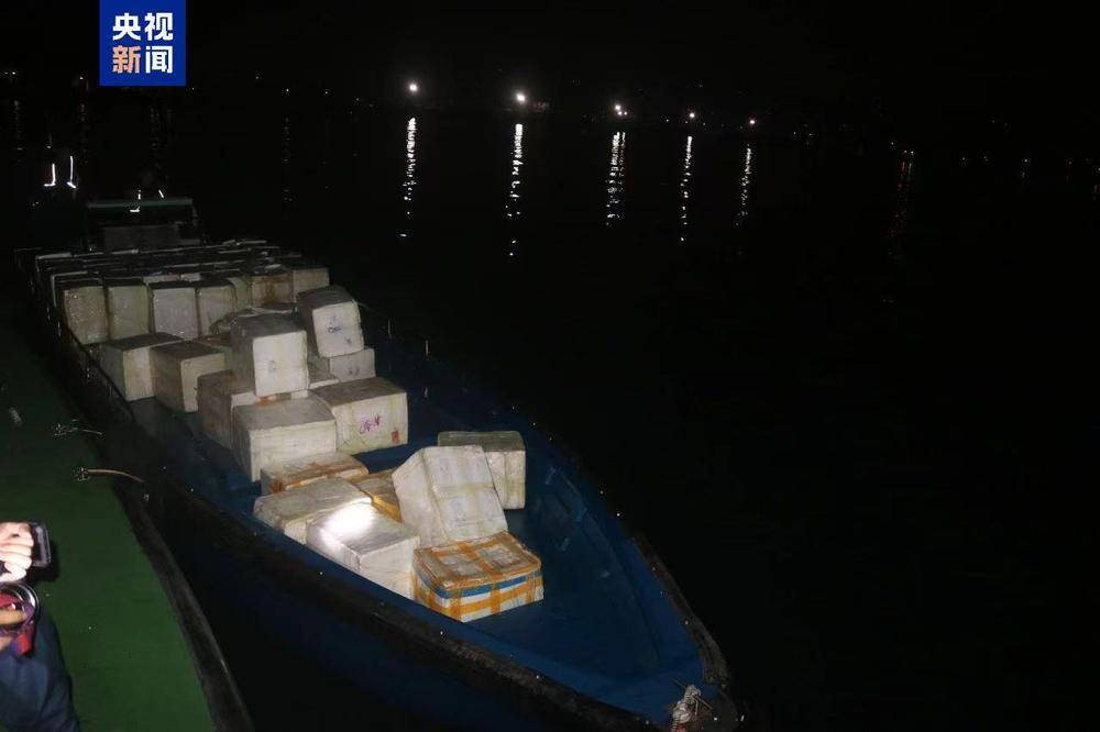 世界杯皇冠代理平台_共计4.13吨世界杯皇冠代理平台!广西北海海警查获一起涉嫌走私水果案