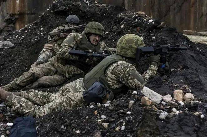 皇冠信用网如何注册_俄军势如破竹!领土不要了?乌克兰终于明牌皇冠信用网如何注册,基辅2个字定义普京