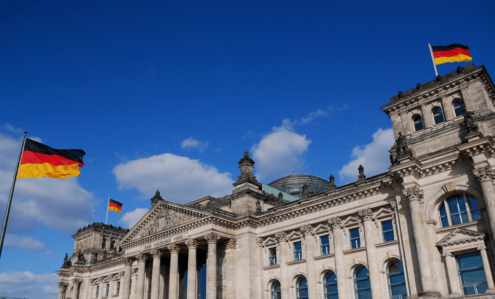 皇冠信用网如何开户_348票比345票!德国上演激烈交锋皇冠信用网如何开户,默克尔重出江湖,事情大了