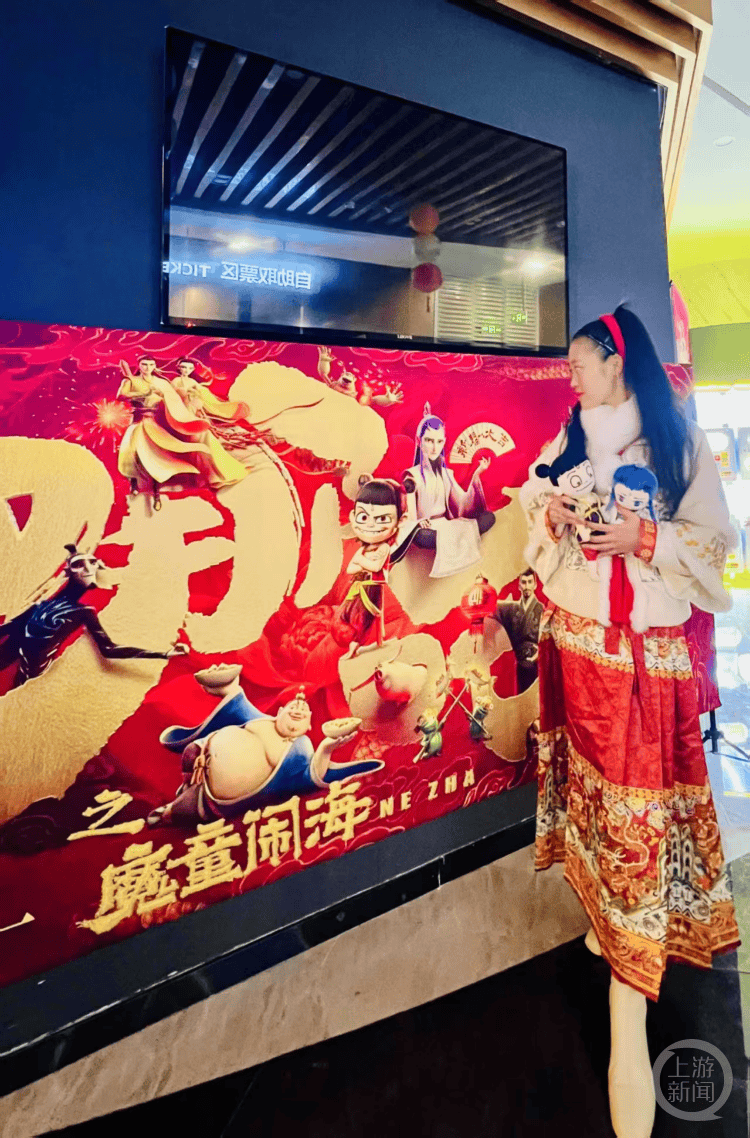 皇冠信用网代理申请_女留学生称回国看《哪吒2》8天连刷31场:最多一天看5场皇冠信用网代理申请,感觉去世的妈妈一直在身边