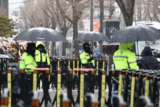 信用网怎么注册_韩国一夜变天!尹锡悦逼中国买单信用网怎么注册,中方走了步妙棋,文在寅被迫出山