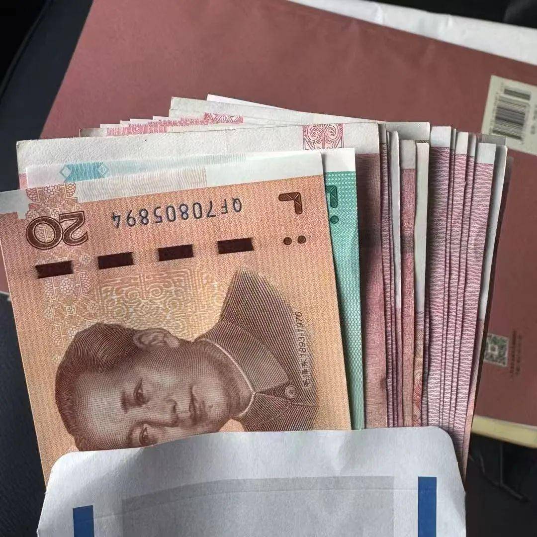 皇冠登录地址_杭州姑娘翻出9岁时的存单皇冠登录地址,1000元存了24年!如今连本带利取出……好家伙