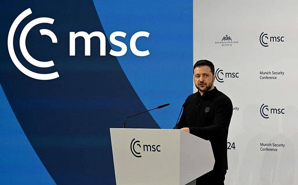 皇冠电竞足球_泽连斯基:要么加入北约皇冠电竞足球,要么给我150万大军