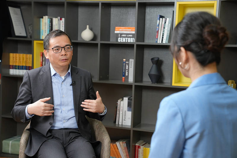 皇冠信用最新地址_陆挺:1.7亿农村老人月均养老金200多皇冠信用最新地址,农民的社保没跟上国家经济发展