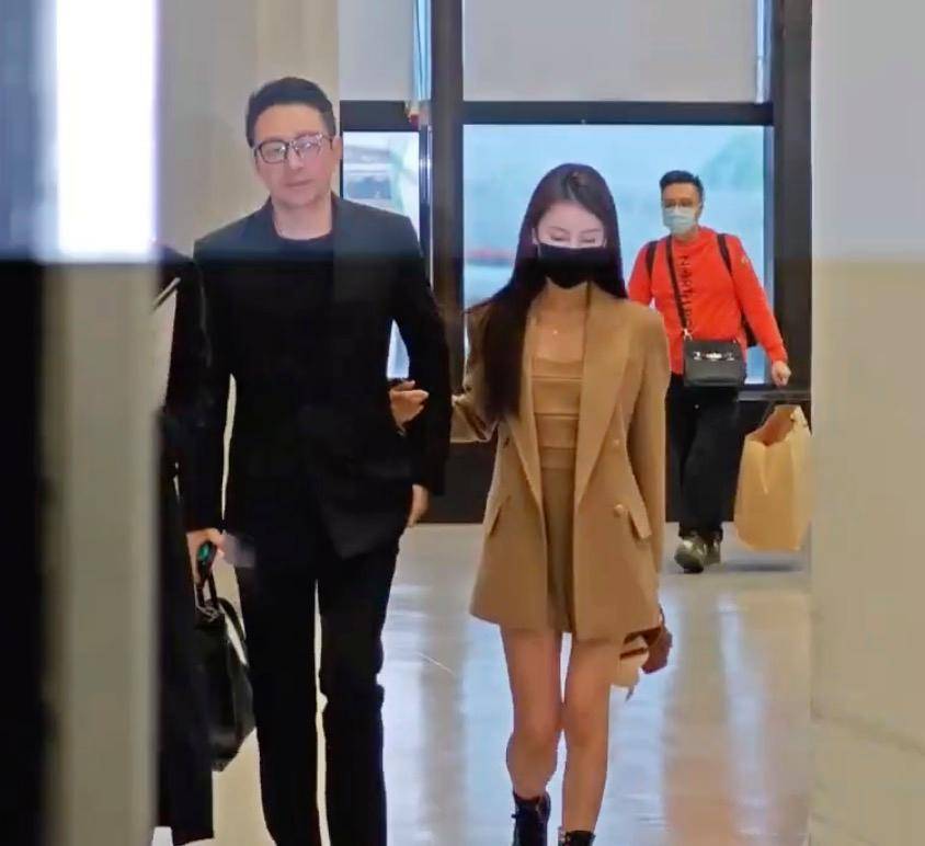 足球比赛外围买球网站_大S去世后足球比赛外围买球网站,汪小菲今日再次在台北出现