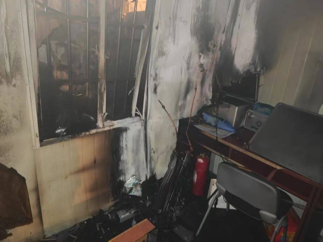 皇冠信用网代理注册_北京朝阳一女子在路口烧纸皇冠信用网代理注册,引燃附近一栋集装箱房!最新通报:拘留10日