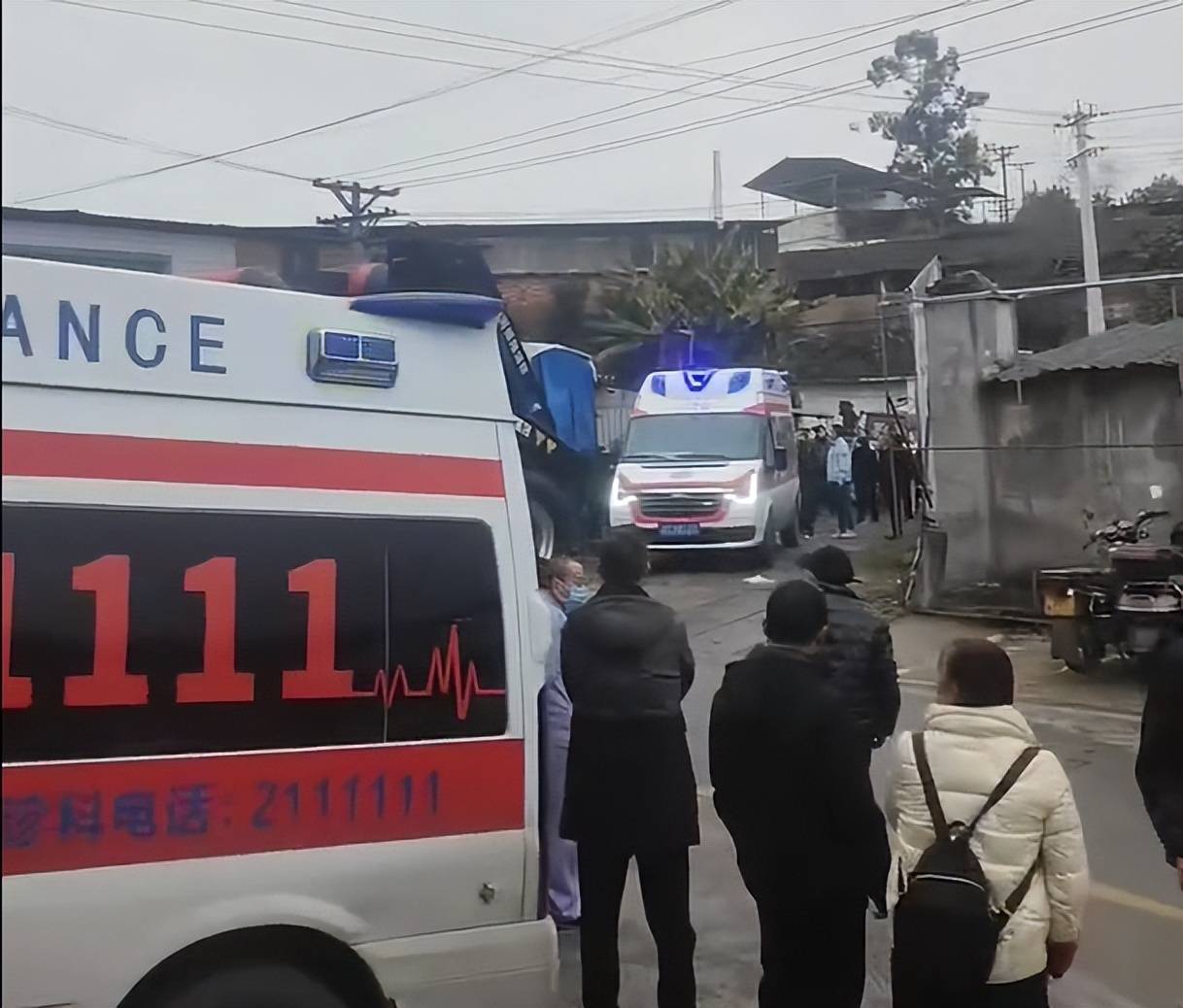 世界杯足球会员注册_四川自贡5人清理化粪池遇险世界杯足球会员注册,已致4人不幸身亡,消防安全提醒:清掏前须通风将池内沼气排空