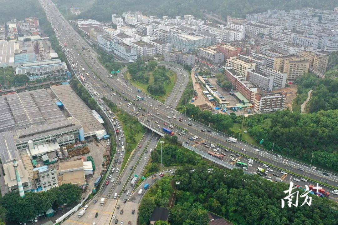 皇冠信用网登2_呼吁取消收费17年皇冠信用网登2!深圳水官高速收费何时“收官”?