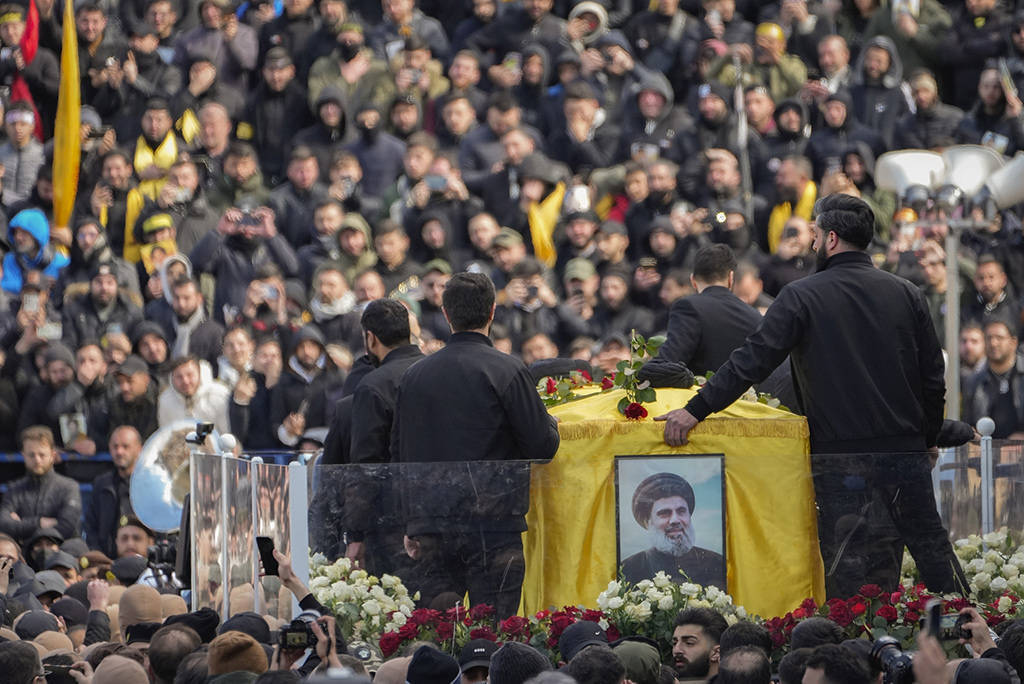 亚洲杯足球赛2026赛程_数十万人参加纳斯鲁拉葬礼亚洲杯足球赛2026赛程,高喊“以色列去死,美国去死”