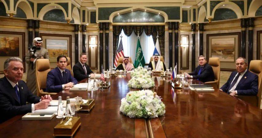 世界杯预选赛直播网_万没料到!中俄不再结盟?拉夫罗夫已经对华透底世界杯预选赛直播网,表态很不一般