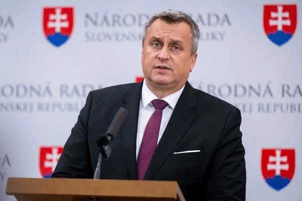 皇冠信用网怎么开账号_斯洛伐克:若德法美要求偿还皇冠信用网怎么开账号,乌方也应归还斯洛伐克35亿欧元援助