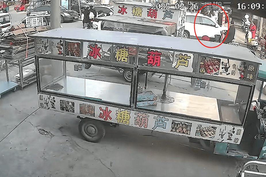 hga030账号
_山东一单亲妈妈直播间阻止网友辱骂“唐宝”少年遭上门殴打hga030账号
,警方:已受理案件,正调查