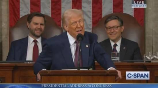 皇冠足球平台代理
_特朗普:鲁比奥管事皇冠足球平台代理
,没办好就怪他 鲁比奥:笑不出