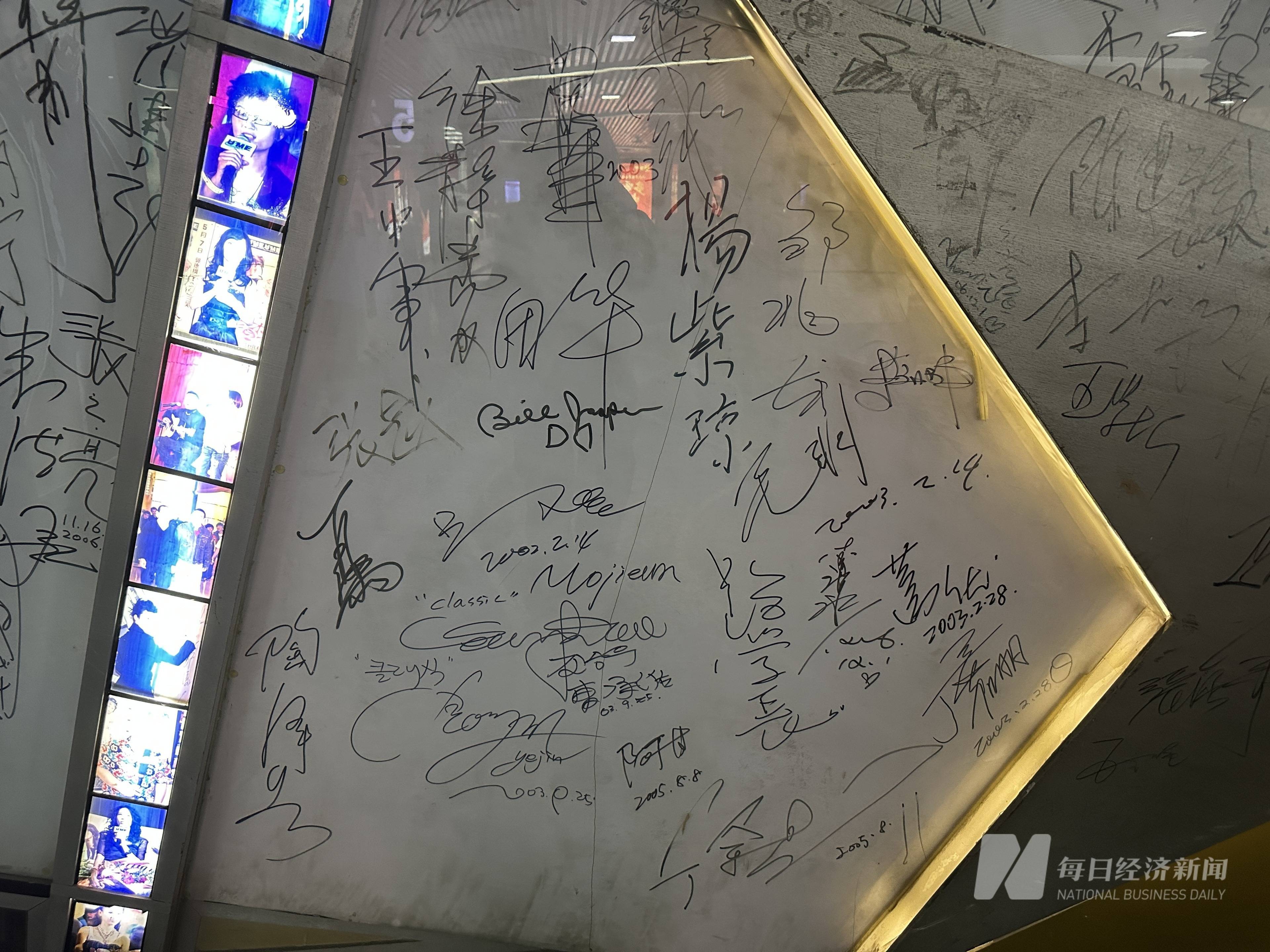 皇冠信用网登2代理
_开业22年老影院闭店皇冠信用网登2代理
,《哪吒2》超百亿元票房难掩“8万块银幕”的现实困境