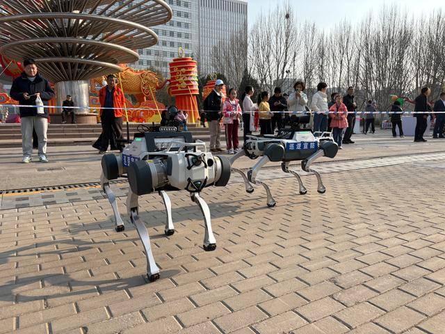 正网皇冠信用網
_机器狗在北京上路巡逻正网皇冠信用網
,大幅压缩防控盲区,效率提升3倍!