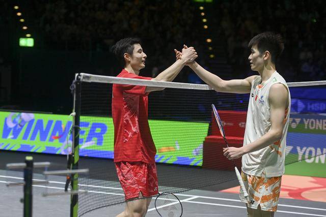 皇冠信用网去哪里弄
_全英羽毛球公开赛:石宇奇淘汰李诗沣晋级男单决赛