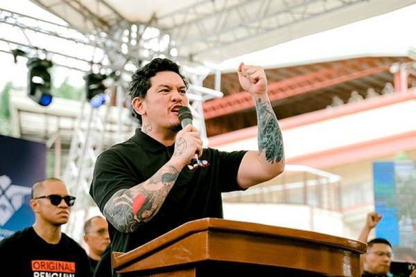 皇冠登一登二登三区别_杜特尔特之子批马科斯:我父亲为你父亲举办了英雄的葬礼皇冠登一登二登三区别,而你却让他进了监狱